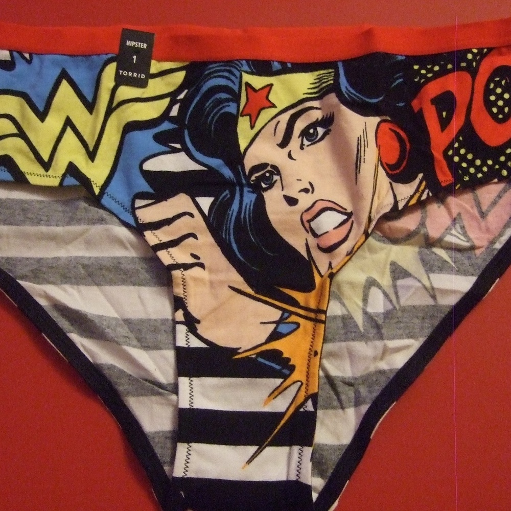 NEW Torrid Wonder Woman POW hipster - size 1